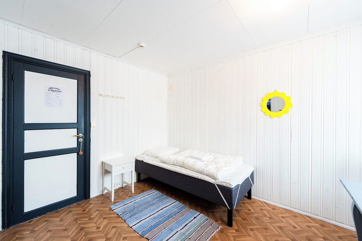Room 27 of 70