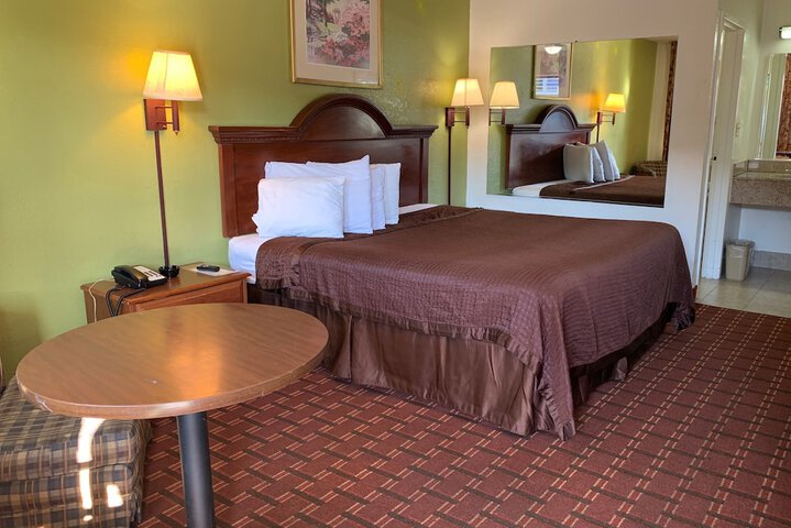 Basic Single King Bed (7 of 7)