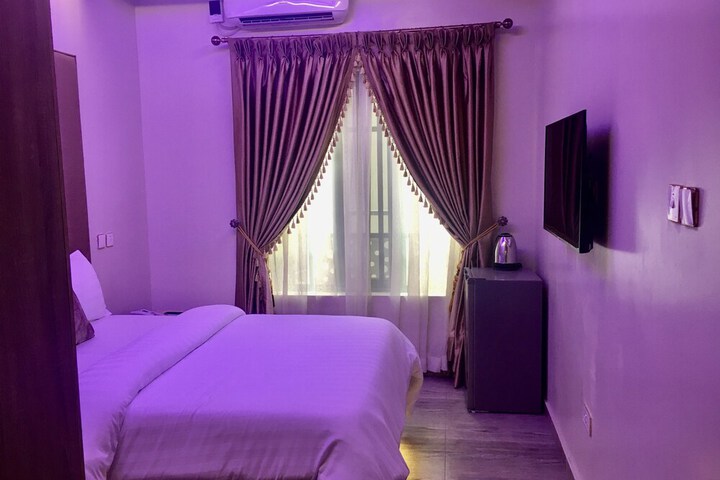 Room 13 of 74