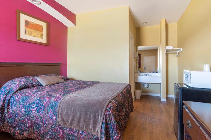 2 Queen Beds (3 of 7)