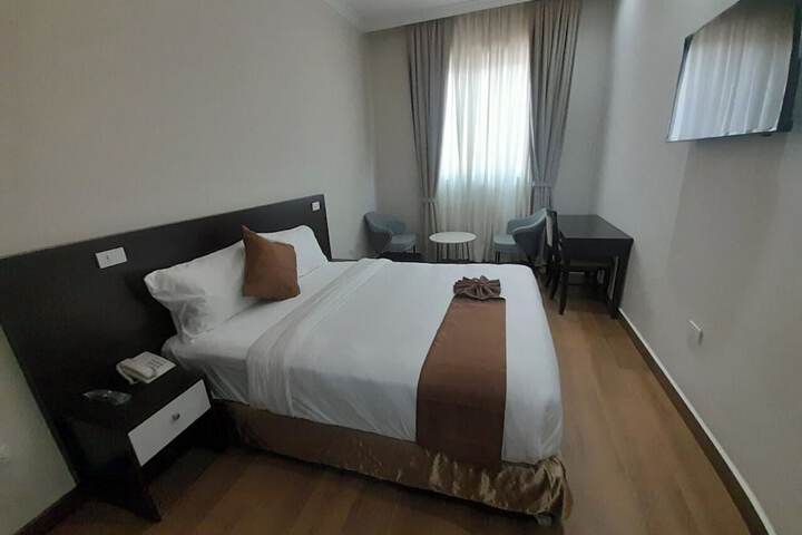 Room 18 of 39