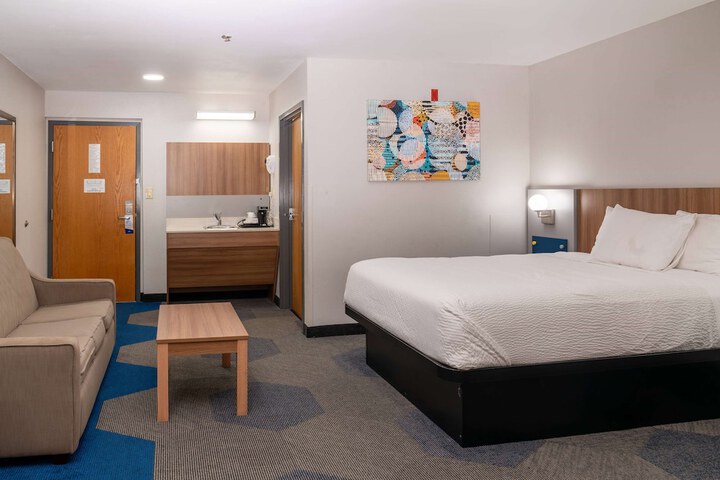Studio Suite King Bed (11 of 25)