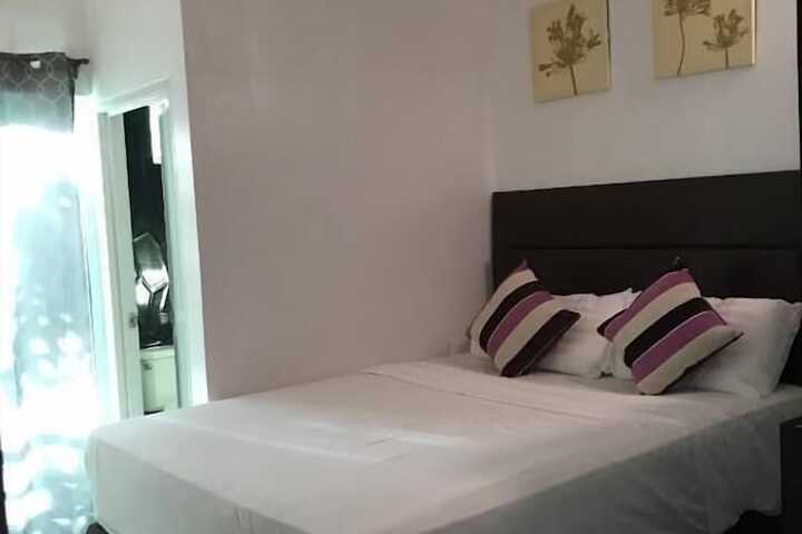Room 6 of 15