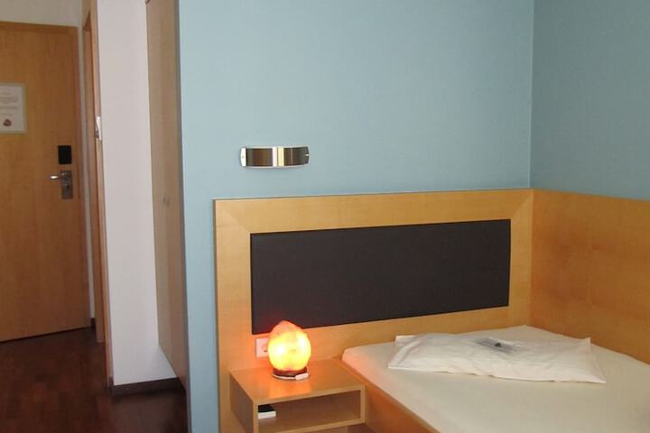 Room 13 of 39