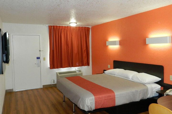 Room 31 of 69