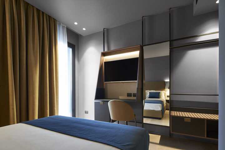 Room 28 of 84