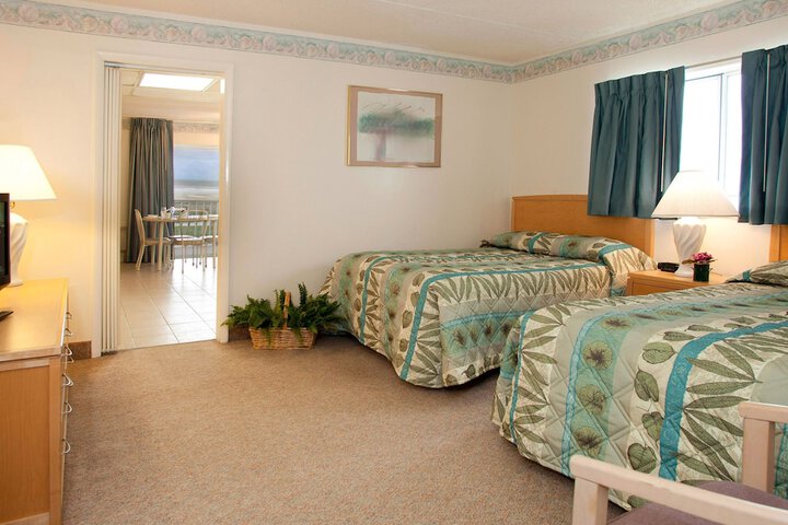 Room 2 of 40