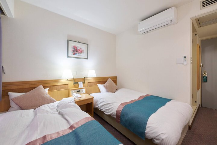 Room 47 of 74