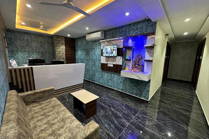 HOTEL GOLDEN VIEW