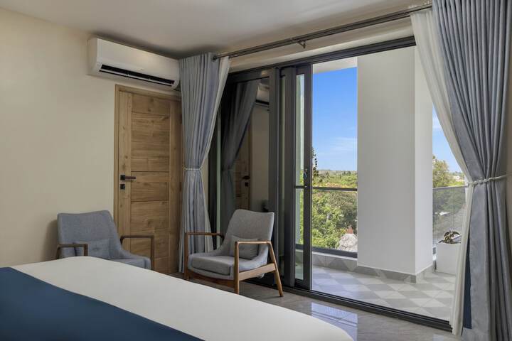 Room 8 of 25