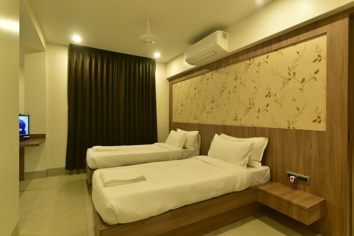Room 5 of 16