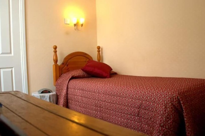 Room 14 of 33