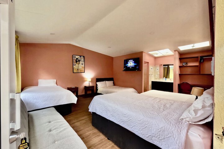 Room 6 of 36
