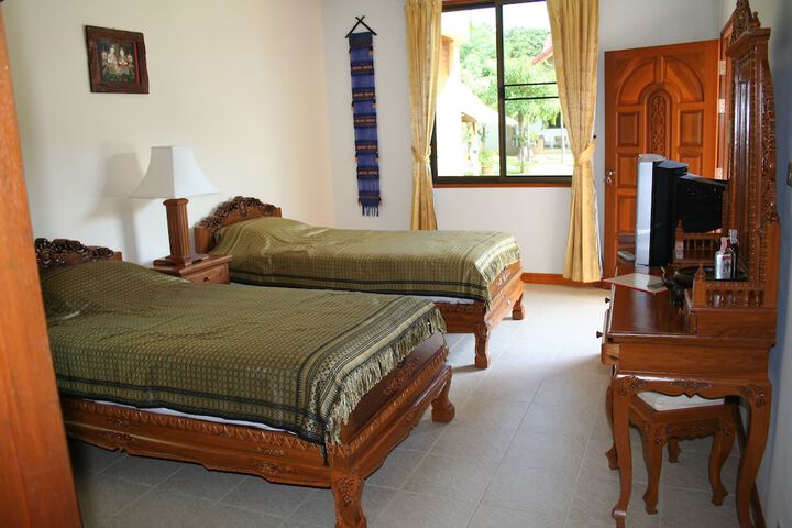 Room 16 of 93