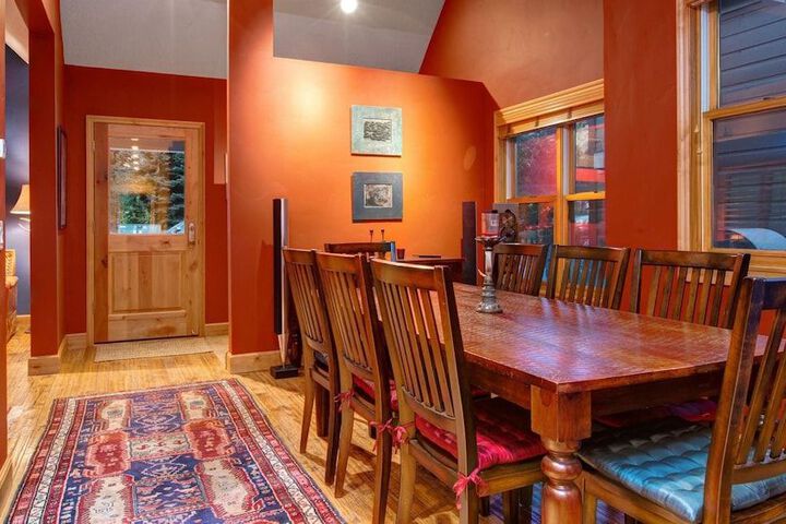 TOWN LIFT GEM 4 BEDROOM BY REDAWNING 5