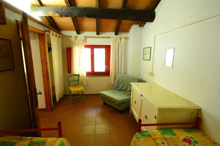Room 6 of 36