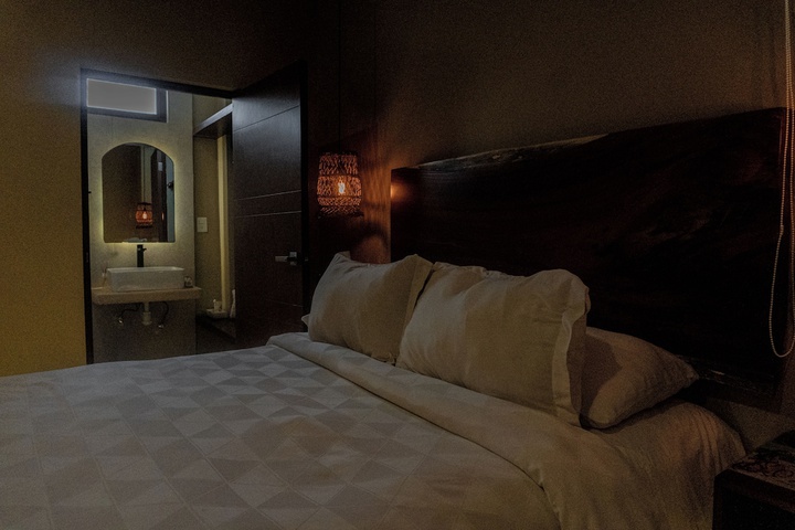 Room 12 of 38