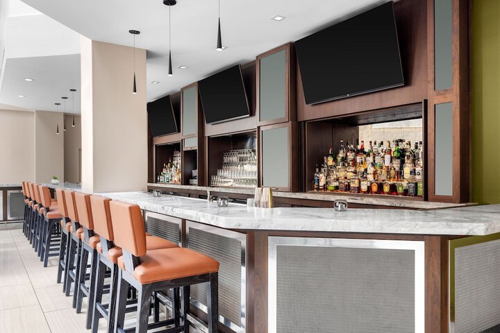 Lobby lounge
