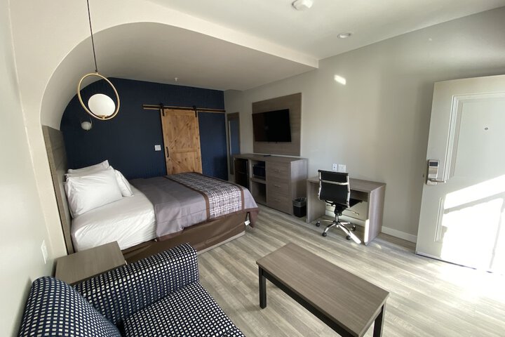 Room 3 of 10