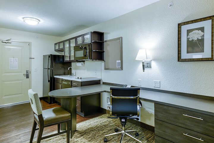 Standard Queen Bed Accessible (12 of 12)