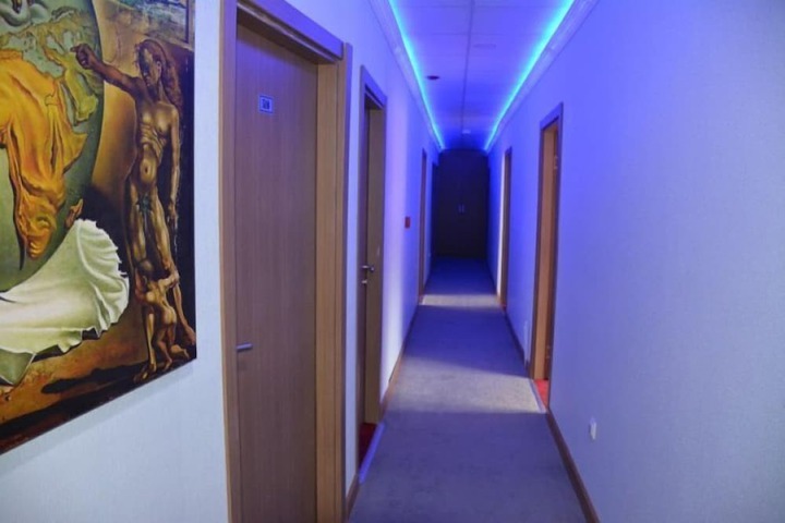 Ballroom/Hall 43 of 48