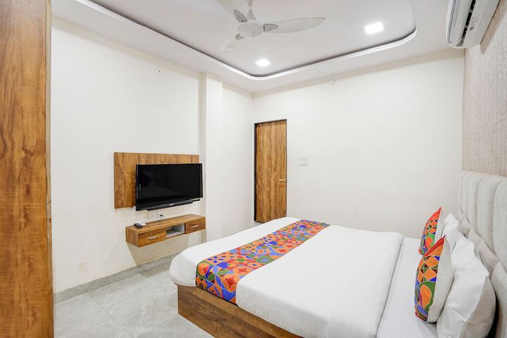 Room 17 of 22