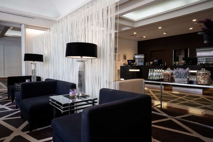 Guest Lobby