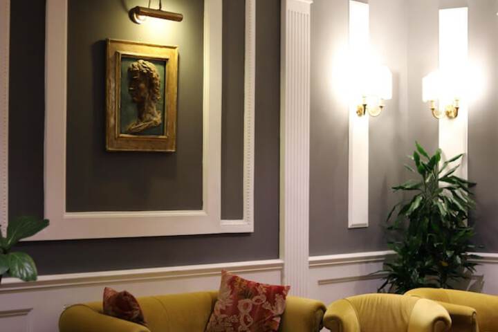 Lounge 138 of 175