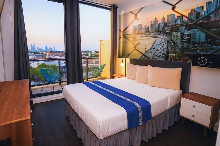 Room 32 of 89