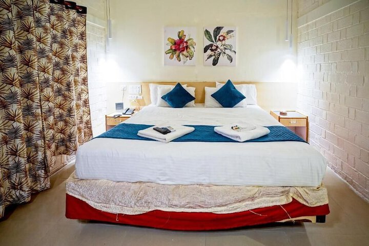 Room 2 of 14