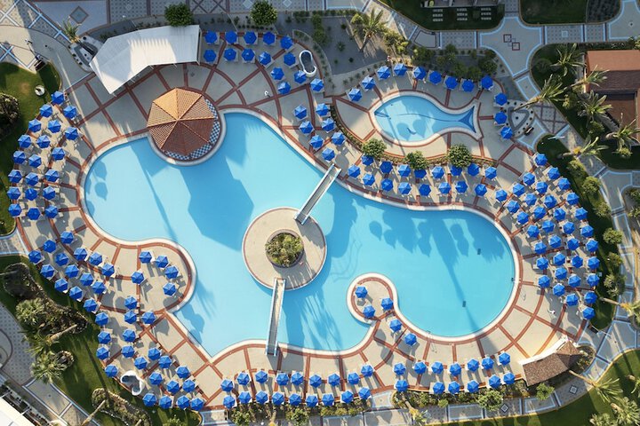 Pool 83 of 193