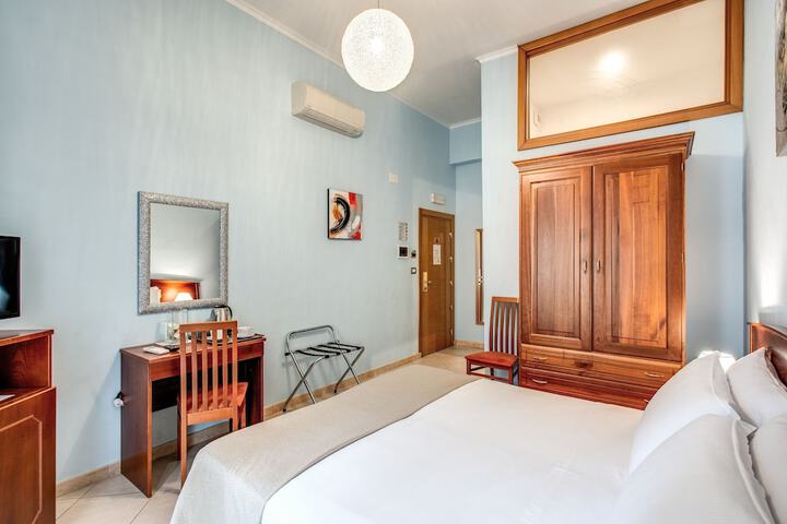 Room 6 of 32