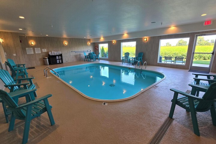 Pool 47 of 65