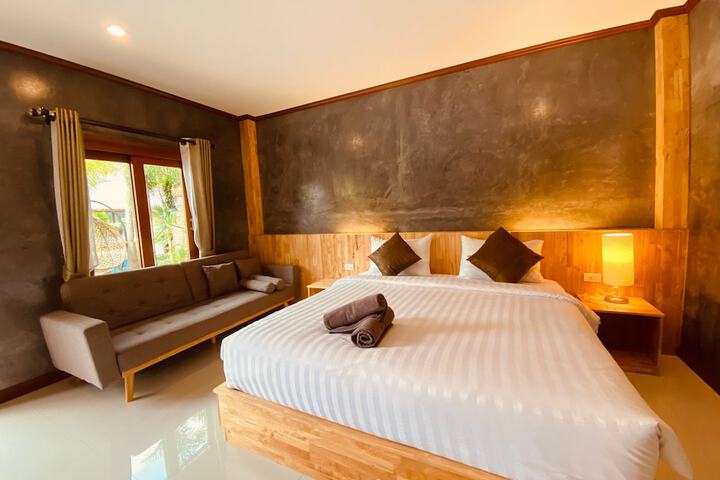 Room 48 of 80