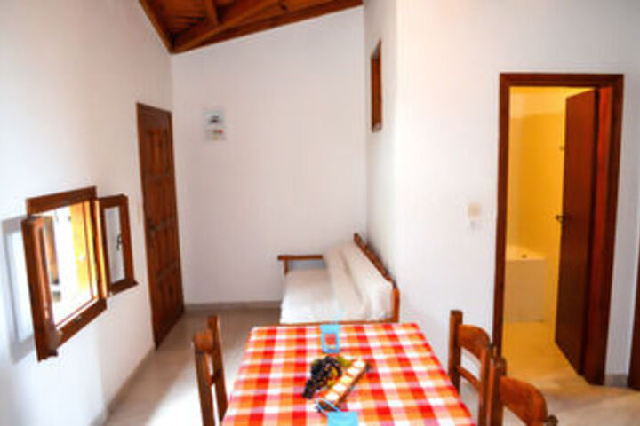 Room 14 of 16