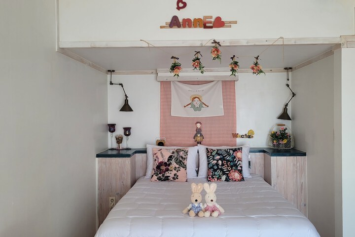 Room 6 of 53
