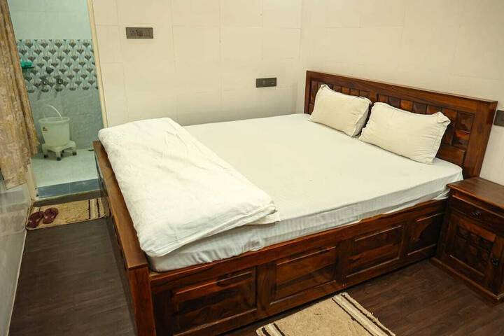 Room 2 of 15