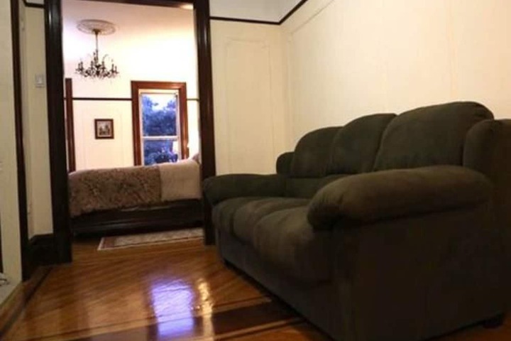Room 6 of 39