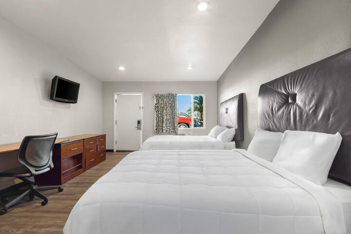 Room 15 of 22