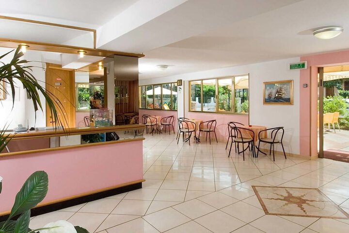 Hotel 2 of 58