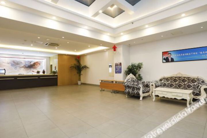 Hotel Interior 7 of 19