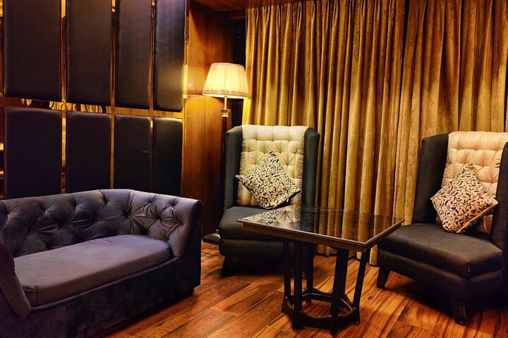 Room 27 of 43
