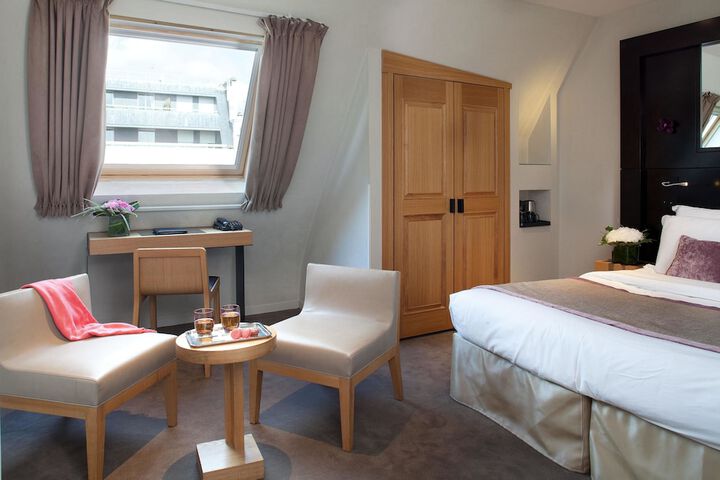 Room 7 of 35
