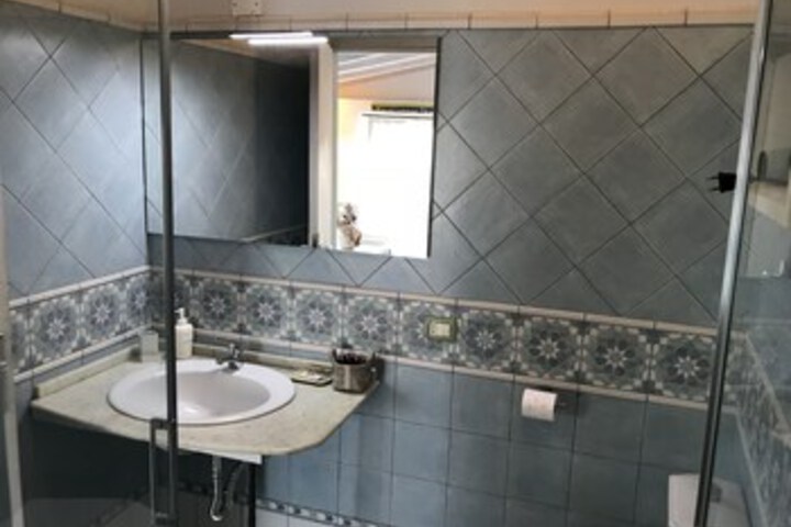 Room 4 of 55