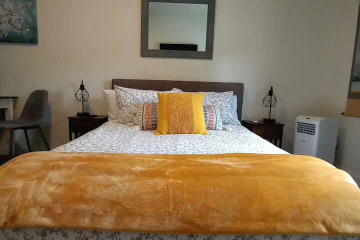 Room 6 of 25