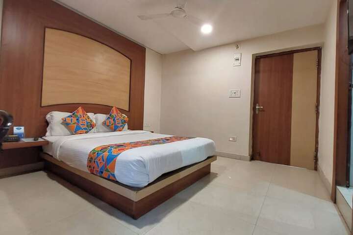 Room 19 of 28