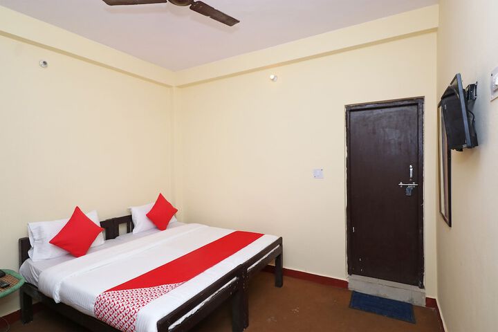 Room 13 of 20