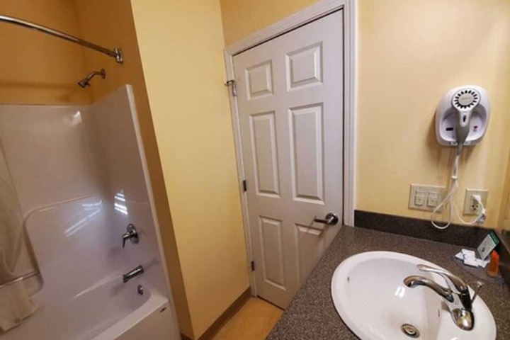 Room 34 of 43