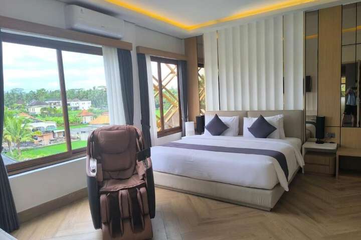 Room 55 of 73