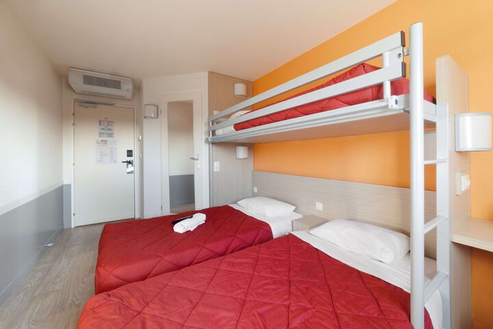 Room 9 of 27